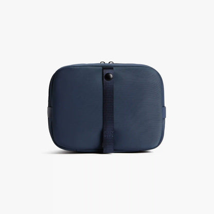 Metro Hanging Toiletry Case