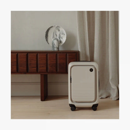 Carry-On Pro