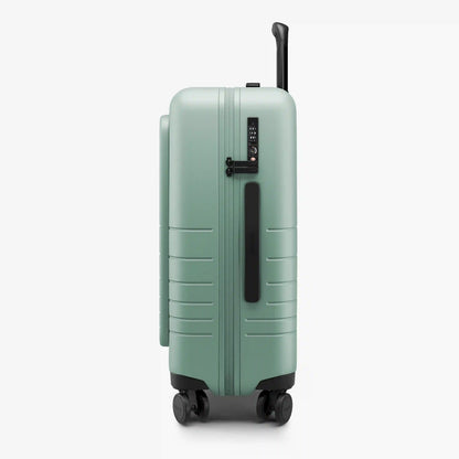 Carry-On Pro Plus